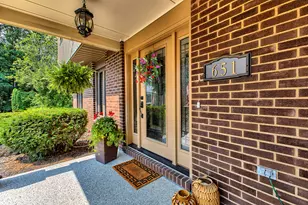 651 Buckingham Dr, Hempfield Township, PA 15601 - Photo 5