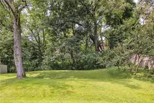 890 Stevendale Dr, Wilkins Township, PA 15221 - Photo 5