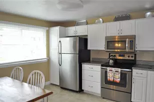 953 Academy Heights Dr, Hempfield Township, PA 15601 - Photo 5