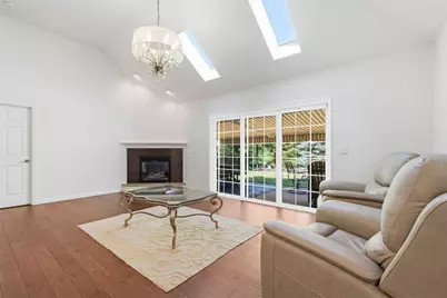 401 River Glen Dr, Economy, PA 15005 - Photo 13