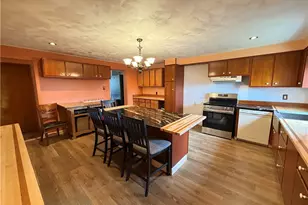 1612 Broad St, South Greensburg Boro, PA 15601 - Photo 7