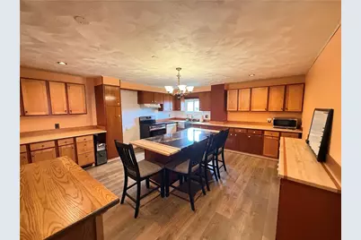 1612 Broad St, South Greensburg Boro, PA 15601 - Photo 5