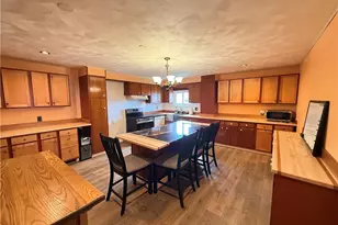 1612 Broad St, South Greensburg Boro, PA 15601 - Photo 5