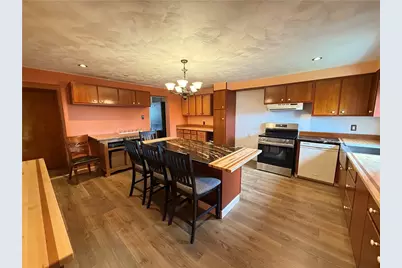 1612 Broad St, South Greensburg Boro, PA 15601 - Photo 5