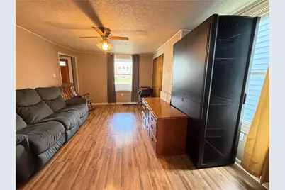 1612 Broad St, South Greensburg Boro, PA 15601 - Photo 9
