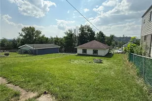1612 Broad St, South Greensburg Boro, PA 15601 - Photo 27