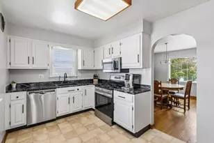 201 S 6th St, Youngwood, PA 15697 - Photo 9