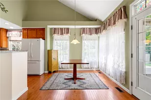 142 Bradford Square Dr, Trafford, PA 15085 - Photo 9