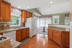 142 Bradford Square Dr, Trafford, PA 15085 - Photo 7