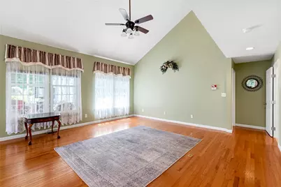 142 Bradford Square Dr, Trafford, PA 15085 - Photo 1