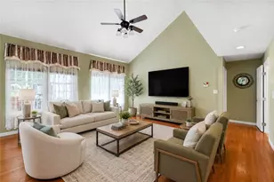 142 Bradford Square Dr, Trafford, PA 15085 - Photo 11