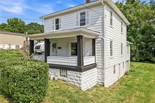 364 Curtis St, Sharon, PA 16146 - Photo 3