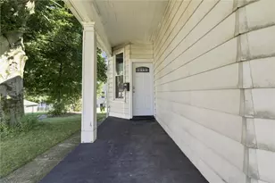 306 N 1st St, Jeannette, PA 15644 - Photo 3