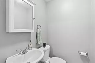 306 N 1st St, Jeannette, PA 15644 - Photo 17