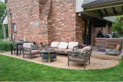 243 Oak Entrance Dr, Jefferson Hills, PA 15025 - Photo 3