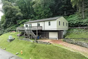 940 Parkwood Rd, Pittsburgh, PA 15210 - Photo 1