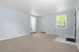 323 Constitution Dr, Pittsburgh, PA 15236 - Photo 13