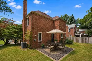 323 Constitution Dr, Pittsburgh, PA 15236 - Photo 35