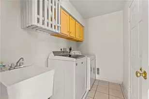 5517 Saddlebrook Dr, Bethel Park, PA 15102 - Photo 19