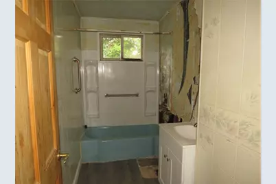 424 Ohio Ave, Midland Boro, PA 15059 - Photo 7