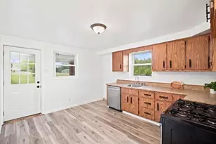 1376 Peterson Dr, Jefferson Hills, PA 15025 - Photo 13