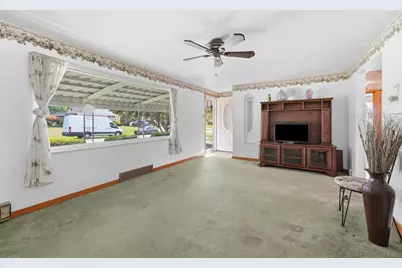 125 White Oak Dr, White Oak, PA 15131 - Photo 5