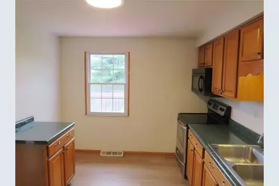 115 Bristol Ln, Hempfield Township, PA 15642 - Photo 7