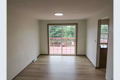 115 Bristol Ln, Hempfield Township, PA 15642 - Photo 9