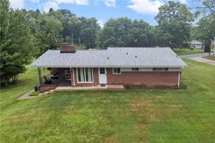 449 Emerald Dr, Pittsburgh, PA 15237 - Photo 3