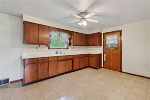 323 Albrights Lake Rd, Hempfield Township, PA 15601 - Photo 3