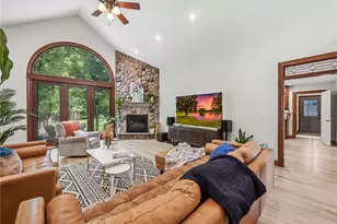 1144 Brookview Ct, Hermitage, PA 16148 - Photo 7
