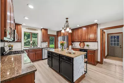 1144 Brookview Ct, Hermitage, PA 16148 - Photo 11