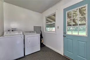 544 Penn High Park Rd, Jeannette, PA 15644 - Photo 9