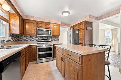 24 Sherman Cir, South Fayette, PA 15057 - Photo 9