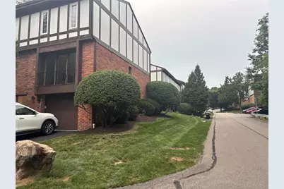 227 Queensberry Ct, Ross Twp, PA 15237 - Photo 11