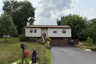 130 Wayne Dr, Cranberry Township, PA 16066 - Photo 1