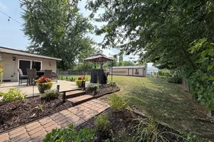 130 Wayne Dr, Cranberry Township, PA 16066 - Photo 3
