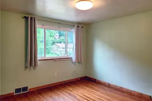 5 Marie Ave, Pittsburgh, PA 15223 - Photo 9