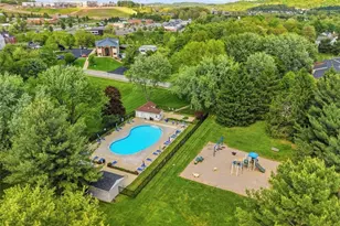 225 Woodhaven Dr, Seven Fields Boro, PA 16046 - Photo 3