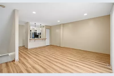 225 Woodhaven Dr, Seven Fields Boro, PA 16046 - Photo 9