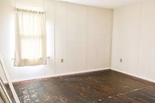 124 Holmes St, Vandergrift, PA 15690 - Photo 7