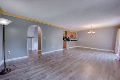 417 Redwood Ct, Ross Twp, PA 15202 - Photo 5