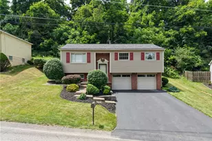 642 Pikeview Dr, Pittsburgh, PA 15239 - Photo 1