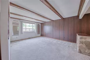 642 Pikeview Dr, Pittsburgh, PA 15239 - Photo 5