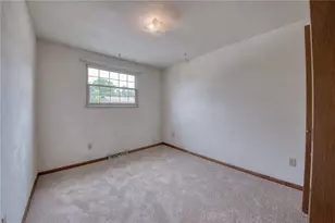 642 Pikeview Dr, Pittsburgh, PA 15239 - Photo 17