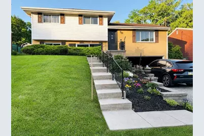 222 McKenzie Dr, Pittsburgh, PA 15235 - Photo 1