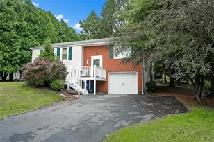 117 Pamela Ln, Westmont Hilltop School District, PA 15905 - Photo 3
