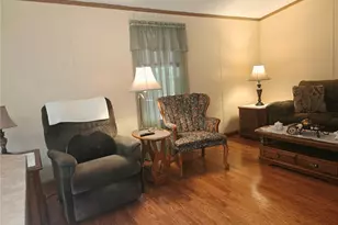 214 Baxter Ln, Center Township, PA 16001 - Photo 7