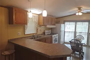 214 Baxter Ln, Center Township, PA 16001 - Photo 9