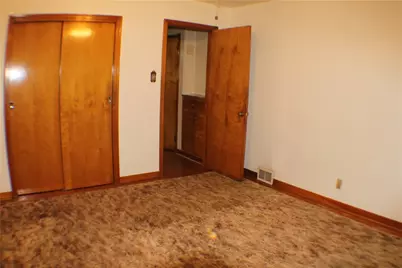 710 Center Ave, North Charleroi, PA 15022 - Photo 9